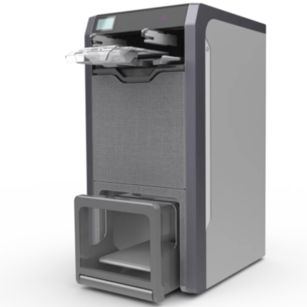 Choose the FoldiMate gray machine, an elegant, high-performance solution for folding your garments quickly and accurately. Its sober, modern design, coupled with advanced technology, simplifies the care of your clothes. Discover the FoldiMate grey on ar.foldimateofficial.com.